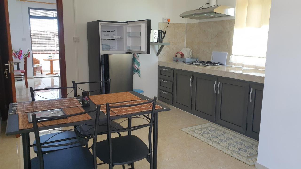 Appartamento Chez Johnny Grand Baie Esterno foto